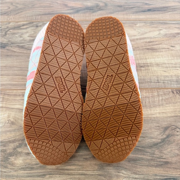 Teva Women's Ember Moc Tie-Dye Shoes - Pink and Blue NWT Size 7 - Picture 8 of 9